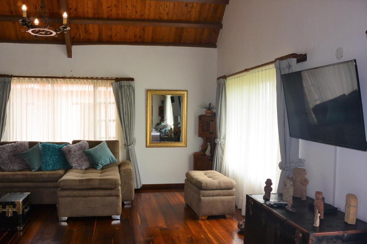 Bed and Breakfast Hacienda El Pinar Del Viento Вілья-де-Лейва Екстер'єр фото