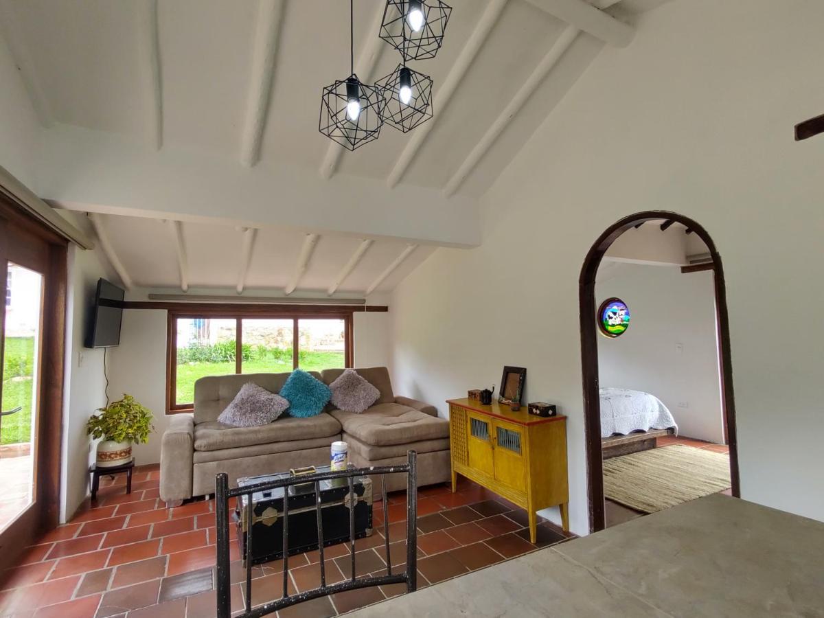 Bed and Breakfast Hacienda El Pinar Del Viento Вілья-де-Лейва Екстер'єр фото