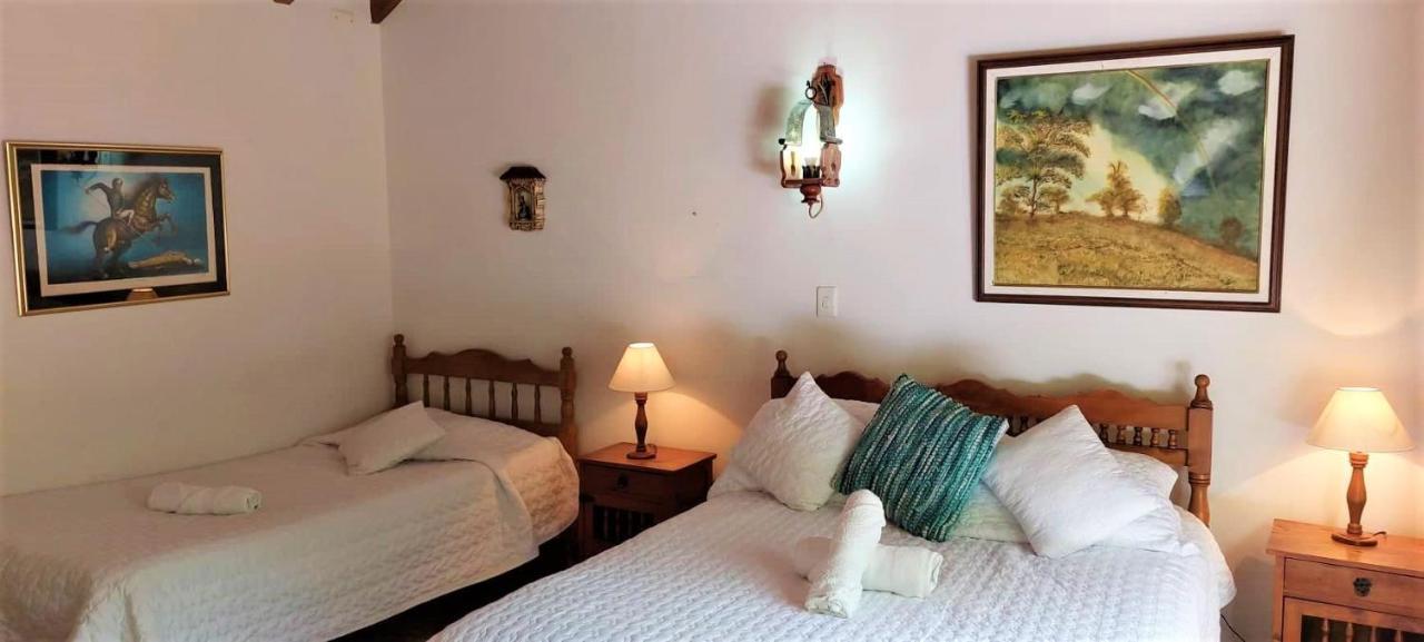 Bed and Breakfast Hacienda El Pinar Del Viento Вілья-де-Лейва Екстер'єр фото