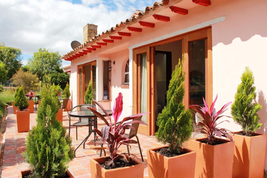 Bed and Breakfast Hacienda El Pinar Del Viento Вілья-де-Лейва Екстер'єр фото