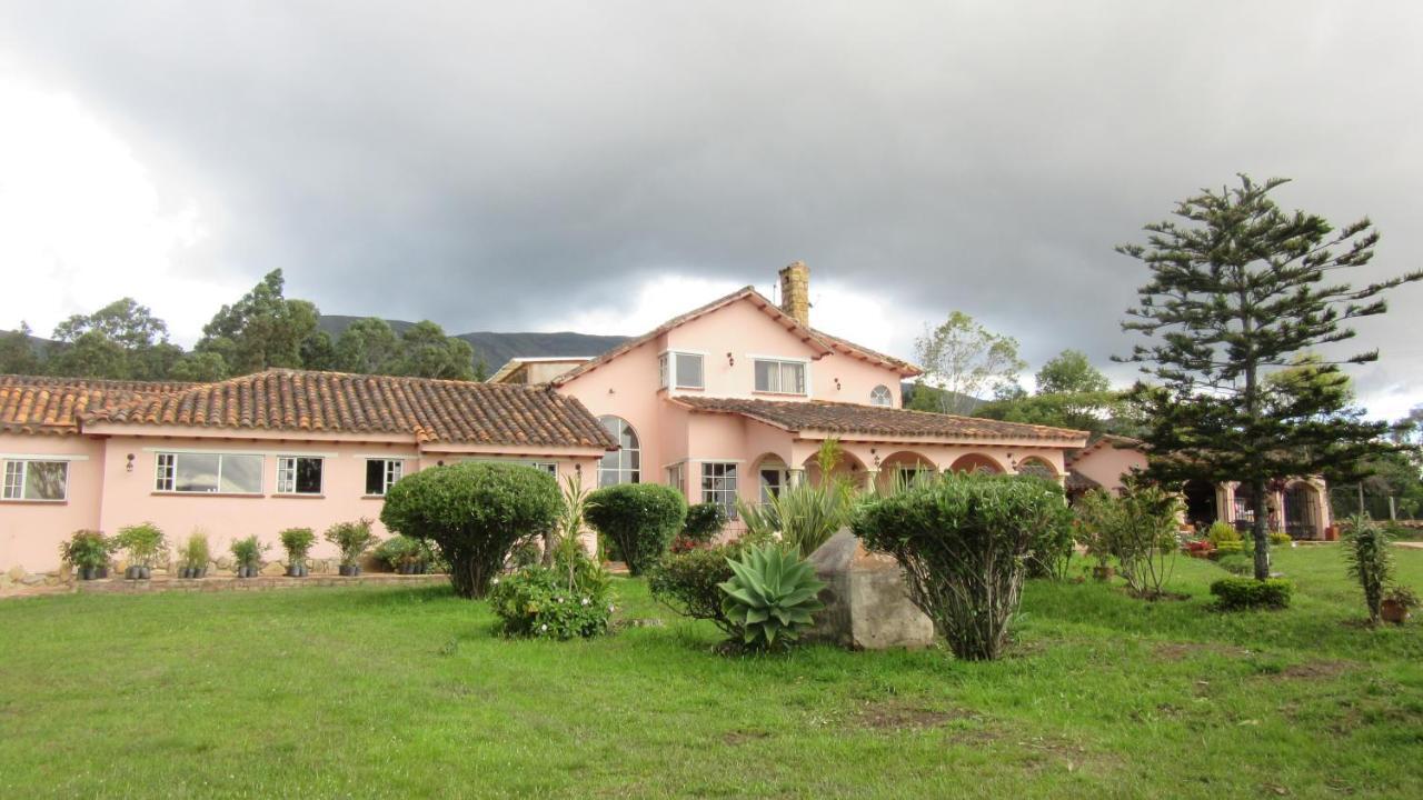 Bed and Breakfast Hacienda El Pinar Del Viento Вілья-де-Лейва Екстер'єр фото